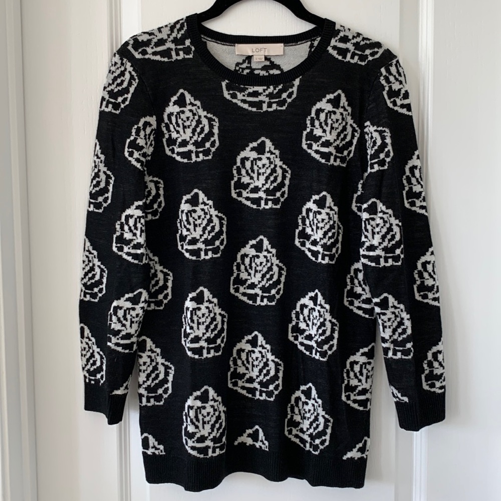 LOFT Black/White Rose Floral Print Acrylic/Wool/Polyester Blend Sweater Size S